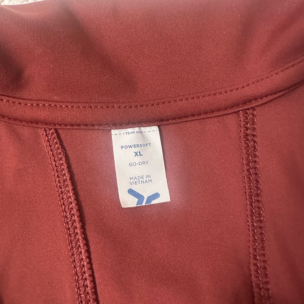 Old navy top - Picture 5 of 7